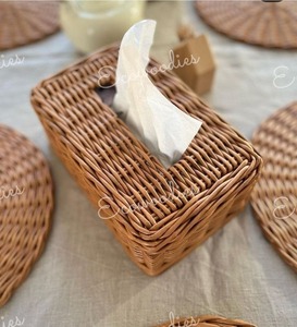 Essentials Boîte à mouchoirs en papier de soie en rotin naturel rectangulaire Boîte à mouchoirs en rotin pour salle de bain salon cuisine maison bureau - Product Image 2