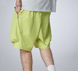 Vente en gros de shorts cargo décontractés avec logo personnalisable pour hommes, vêtements de travail d'été à taille élastique en nylon et polyester - Product Image 3