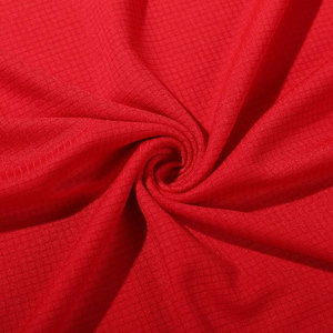Polo en nid d'abeille durable pour un usage quotidien décontracté, finition lisse et toucher confortable - Product Image 6