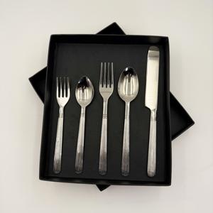 Ensemble de couverts de luxe haut de gamme en acier inoxydable 202, comprenant couteau, fourchette et cuillère, pour hôtels, cadeaux d'affaires, finition miroir - Product Image 1