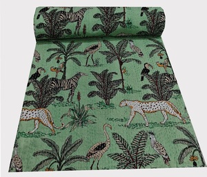 Edredón Kantha, manta Reversible, colcha, tiro indio y tela con estampado de animales, edredón elegante bohemio elegante, ropa de cama con estampado de jungla - Product Image 1