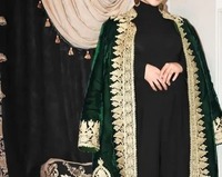 Dernier cri Robe maxi ouverte sur le devant Tissu de velours une pièce avec broderie personnalisée Décorations en dentelle à fermeture éclair pour adultes et filles
