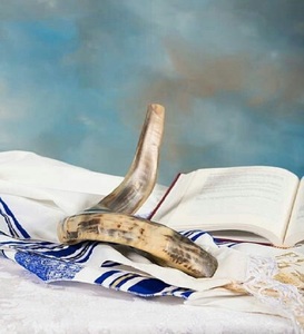 Prix unitaire Corne de bélier moyenne Kasher Shofar polie fabriquée en Israël Corne de koudou par A Z Crafts - Product Image 6