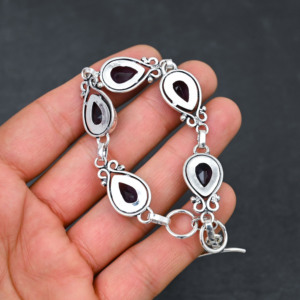 Pulsera de estilo de cadena chapada en plata 925 hecha a mano, amatista púrpura creada en laboratorio, diseño de piedras preciosas, regalo de joyería fina - Product Image 3
