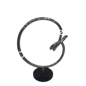 Meilleure vente Sculpture abstraite Articles de table Décoration Artisanat Métal fait à la main en aluminium Abstrait Sculpture circulaire Table - Product Image 3