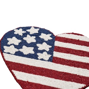 Mantel Individual de mesa con cuentas con temática de bandera americana moderna hecha a mano, satén con logotipo personalizado para el hogar, 4 de julio, bodas, cenas navideñas. - Product Image 4