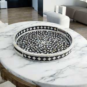 Bandeja con incrustaciones de hueso y resina hecha a mano Bandeja decorativa elegante para servir bebidas, aperitivos y regalos - Product Image 4