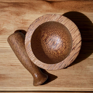 Mortero y mortero de madera de coco ecológico-Molinillo de especias tradicional | Suministro a granel hecho a mano Artesanías de Vietnam - Product Image 1