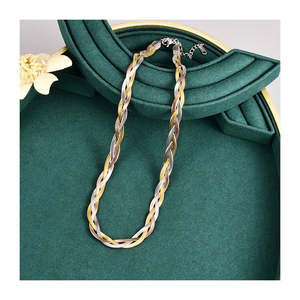 Collar de Cadena de Hueso de Serpiente de Plata de Ley Chapado en Oro de 18K con Tres Colores Mezclados y Detalles de Diamantes, Unisex 2023 - Product Image 4