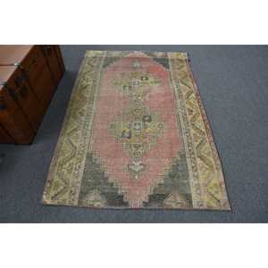 Tapis de 3,9 x 5,9 pieds, tapis turc vintage, tapis oriental rouge et gris - Product Image 1