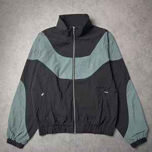 Nylon Men Windbreaker <b>Tracksuit</b> Oem <b>Waterproof</b> Lightweight Polyester Best Material Washable Unique Colors <b>Tracksuit</b> For Men - Product Image 5