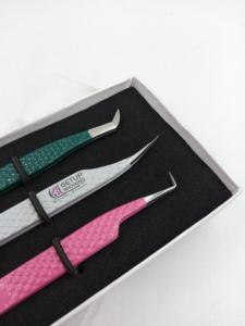 Pinzas Profesionales para Pestañas de Acero Inoxidable con Recubrimiento en Polvo de Diferentes Colores, Antiestáticas, Duraderas, con Agarre Perfecto y Aislamiento de 90 Grados - Product Image 6