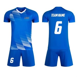 Ensemble d'uniformes de football personnalisés pour hommes Maillot de football personnalisé avec vêtements de football personnalisables par sublimation - Product Image 4