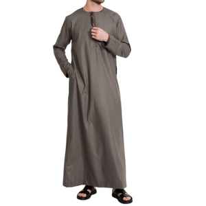 Túnica de verano omaní para hombres de Arabia Saudita XXL de manga larga Thobe Thawb con cuello bordado pico grueso hecho de algodón poliéster - Product Image 1