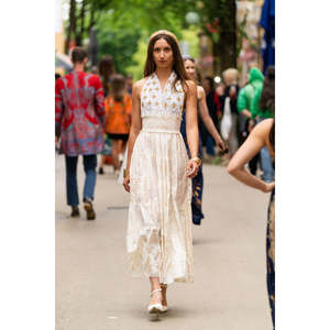 Vestido Maxi de Maternidad de Seda Viscosa Color Marfil con Adornos, Cintura Imperio y Silueta de Vestido de Gala en Línea A - Product Image 1