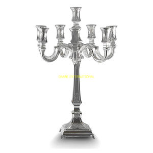 Candélabre en or à 5 bras avec bougeoirs en perles de cristal Support de bougie de pièce maîtresse de mariage élégant pour les fêtes, les événements et les hôtels - Product Image 3
