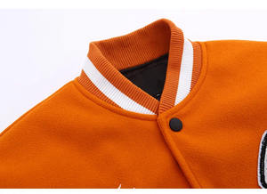 Blouson de baseball pour hommes personnalisé design coréen coupe ajustée couleur unie utilitaire varsity longue longueur veste à revêtement mince - Product Image 5