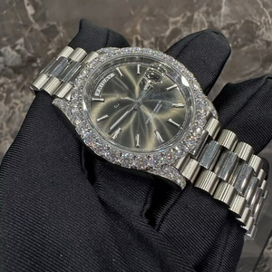 Montre personnalisée Bling Blink avec lunette entièrement sertie de diamants jaunes, cadran de date, tendance, montre en diamant personnalisée, cadeau pour homme - Product Image 2