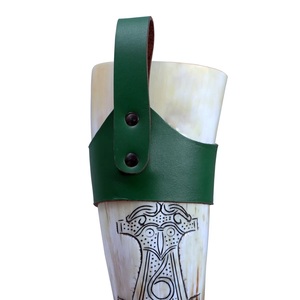 Corne à boire Viking polie décorée de pierre d'agate véritable - Product Image 1