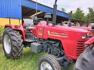 Masseyy Furgusonn Tractors/Masseyy Furgusonn 240 Used Tractor USA - Product Image 2