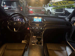 Auto Usado Económico, Ho-n-da Acc-ord Sp-ort 2019, Volante a la Izquierda - Product Image 2