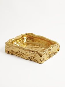 Cenicero redondo de metal moderno con esquinas elegantes y diseño minimalista adecuado para uso en interiores y exteriores - Product Image 5