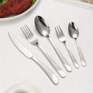 Ensemble de couverts en métal élégant adapté à la décoration de cuisine moderne offrant un confort exceptionnel lors de l'utilisation - Product Image 2