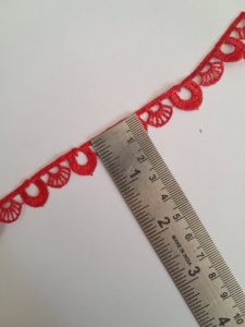 Bordure en dentelle de polyester GPO de couleur rose vif pour les offres de robes en gros - Product Image 2