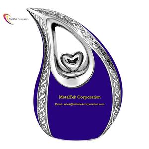 Nouveauté Urnes funéraires en métal de style américain entièrement gravées en forme de larme avec cœur pour les cendres commémoratives Nouveau design Urne en métal - Product Image 3