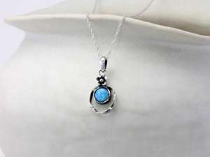 Collier d'opale, pendentif opale de feu bleu en argent sterling 925 avec détail de fleur, bijoux floraux, collier en argent sterling, porter - Product Image 2
