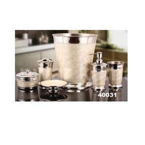 Ensemble d'accessoires de salle de bain en acier inoxydable argenté avec 6 pièces incluses pour décor de comptoir de salle de bain d'hôtel à domicile - Product Image 1