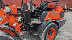 Cargadora de ruedas Kubota R530 2018-4,9 Ton-64,4 HP Diesel-Equipo compacto de construcción y manejo de materiales - Product Image 4