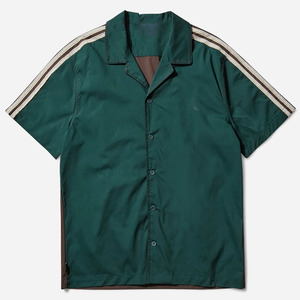 เสื้อเชิ้ตโบว์ลิ่งสีเขียวเข้มสำหรับผู้ชาย แขนสั้น คอปกแคมป์ ลายทางที่แขนเสื้อ สไตล์วินเทจลำลอง ติดกระดุม - Product Image 1