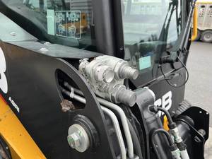2025 JCB 215T Skid Steer-Construit pour la puissance, la précision et la performance - Product Image 5