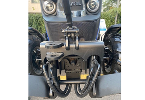 Tractor Compacto LOVOL TE404 de 40HP 4WD con Cambio Shuttle, Tractor Agrícola Diésel con Cargador Frontal, Ideal para Huertos y Viñedos - Product Image 4