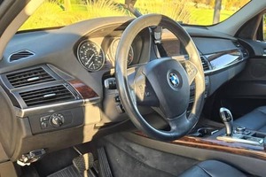 BMW X5 xDrive35i Coupé 2024 d'occasion, conduite à gauche, turbo sombre, R15, utilitaire, confort, famille, praticité, robustesse, fiabilité, voyage à vendre - Product Image 5