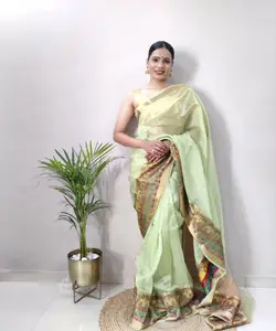 Nett Saree Allure: Sensuelle et élégante-Embrassez la beauté des saris nets pour les fêtes et les occasions spéciales-Faites un Sta élégant