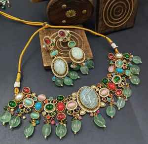 Conjunto de collar Monalisa de piedra de mármol Premium para mujer seguro de usar largas horas en bodas y fiestas joyería de latón - Product Image 1