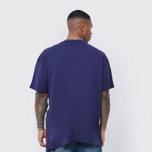 T-shirt uni de luxe pour homme avec col rond et impression DTG T-shirt unisexe avec logo personnalisé de votre marque - Product Image 5