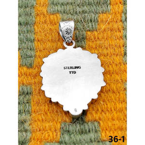 Pendentif Turquoise Fait Main du Sud-Ouest, Émeraude de la Vallée avec Sertissage à la Française en Argent Sterling, Breloques Taille Émeraude - Product Image 4