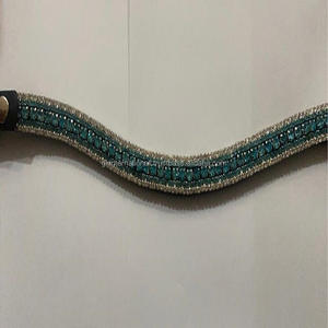 Productos Ecuestres para montar a caballo, banda de cuero negro con forma de onda hecha a mano para cejas de caballo con cadena decorativa de 5 filas, venta al por mayor - Product Image 4