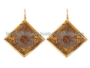 Design géométrique Boucles d'oreilles de luxe en laiton pour femmes Taille personnalisée et vente Nouveau style Boucles d'oreilles en laiton faites à la main Meilleur produit par FWE - Product Image 5