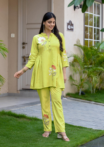 ผ้าเรยอนที่มีน้ำหนักเบาปกคอจีนลำลองสำหรับผู้หญิงใช้ได้ทุกวันมีกระเป๋าสองด้านยาวพิมพ์ลายดิจิตอลแห้งเร็ว - Product Image 4