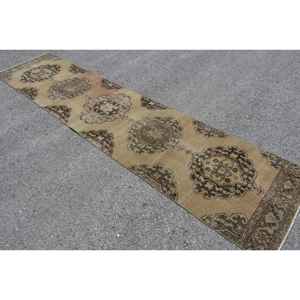 Alfombra Vintage de 2.8x12.6 pies, Alfombra Turca, Alfombra de Lana con Estampado Animal Marrón - Product Image 5