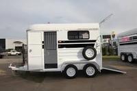 Remorque pour chevaux double (capacité 2 chevaux) en aluminium léger, à chargement incliné, pour transport vétérinaire, à vendre