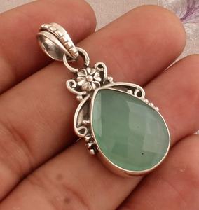 Pendentif en argent sterling Aqua Calcedony en forme de poire Bijoux artisanaux en pierres précieuses Cadeau élégant pour elle - Product Image 3