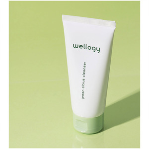 Wellogy คลีนเซอร์หน้าเขียวส้มเจลเกาหลีสำหรับผิวแห้งทำความสะอาดล้ำลึกบรรเทาสิวให้ความชุ่มชื้นและกระจ่างใส - Product Image 2