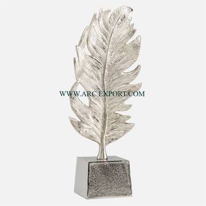 Escultura de aspecto atractivo pulida brillante plateada moderna, proveedor al por mayor, escultura de diseñador elegante de mesa fundida de aluminio - Product Image 1