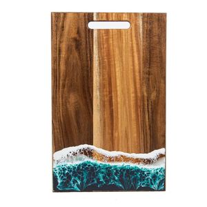 Tabla de cortar de resina de madera hecha a mano con elegante incrustación de ágata - Product Image 1