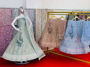 Dúpatta de Red Completa con Lentejuelas, Piedras Zarkan y Diamantes de Diseño Hindú para Novias, Elegante Traje de Boda Indio Pakistaní para Mujer - Product Image 5